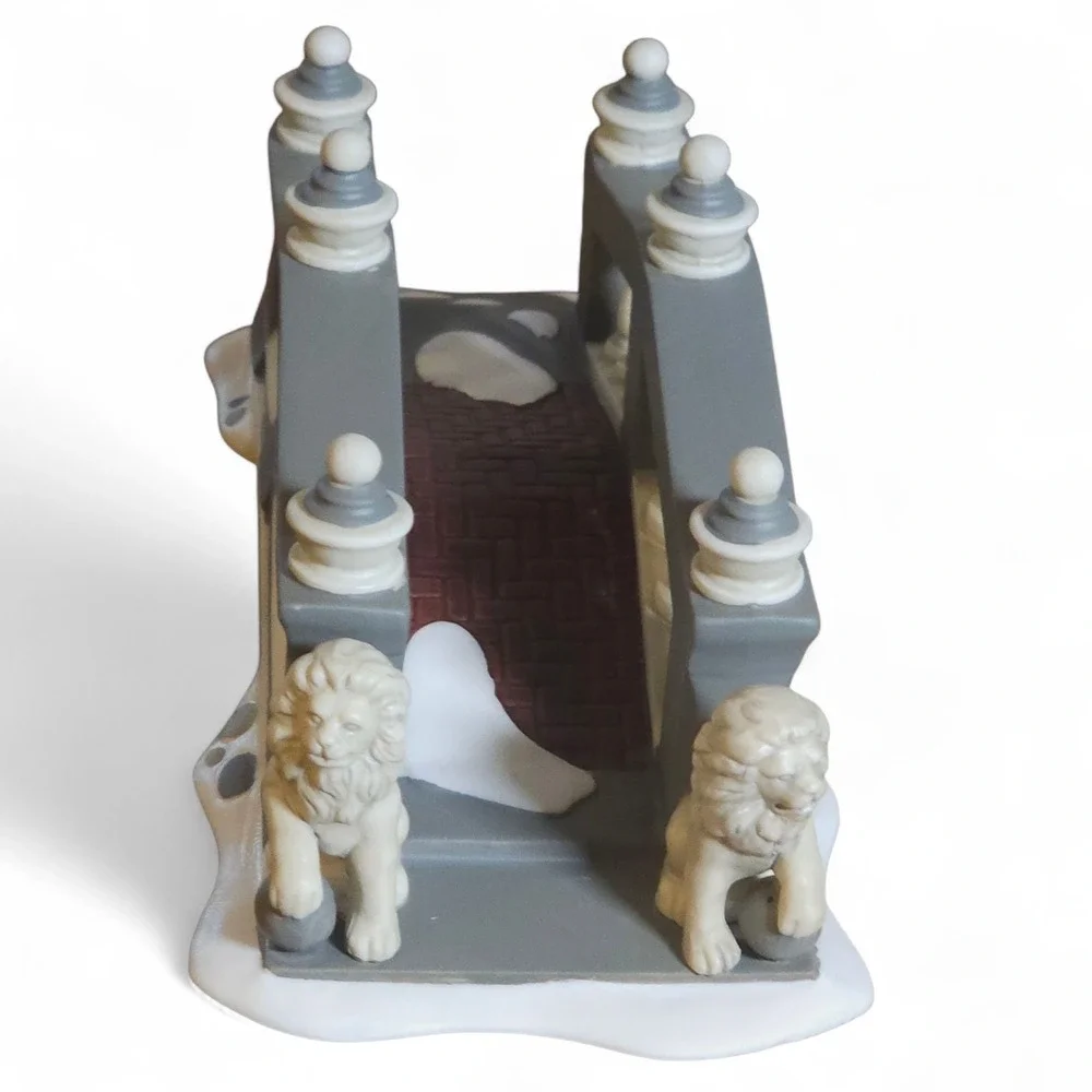 Department 56 Heritage Village Lionhead Bridge & Cobblestone Road Accessory